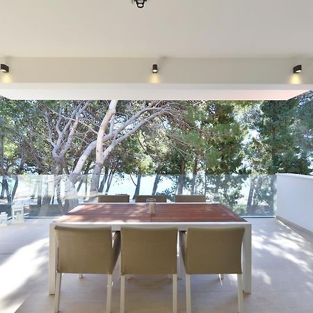 Chiponsky One - 5 Star Beachfront Property Bol Esterno foto