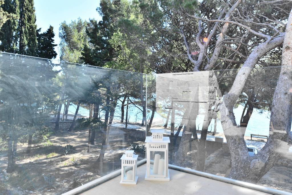 Chiponsky One - 5 Star Beachfront Property Bol Esterno foto