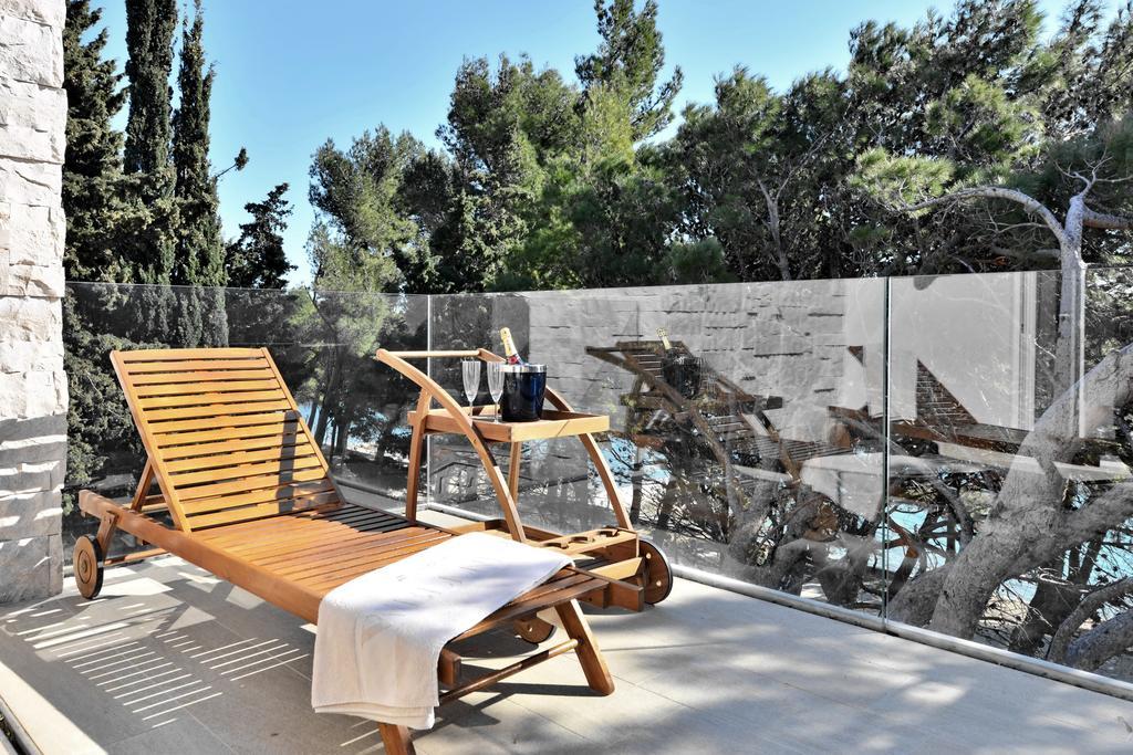 Chiponsky One - 5 Star Beachfront Property Bol Esterno foto