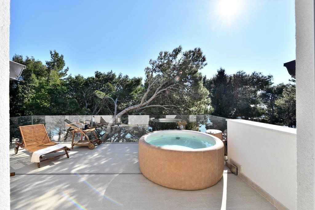 Chiponsky One - 5 Star Beachfront Property Bol Esterno foto