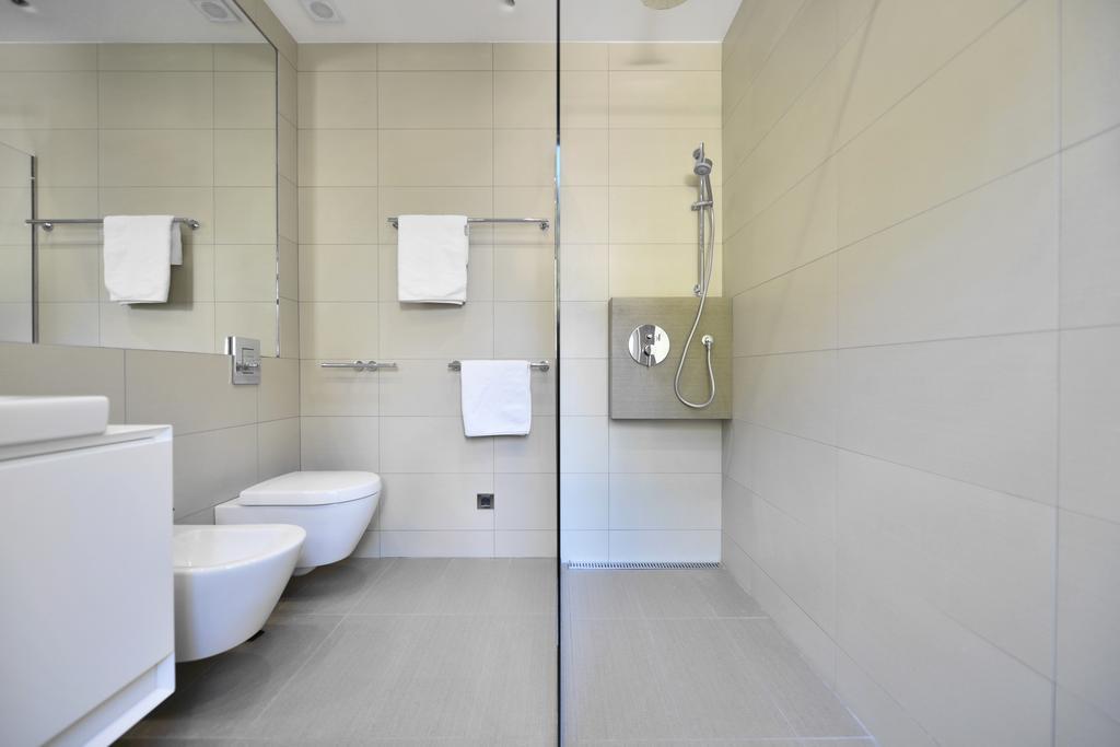 Chiponsky One - 5 Star Beachfront Property Bol Esterno foto