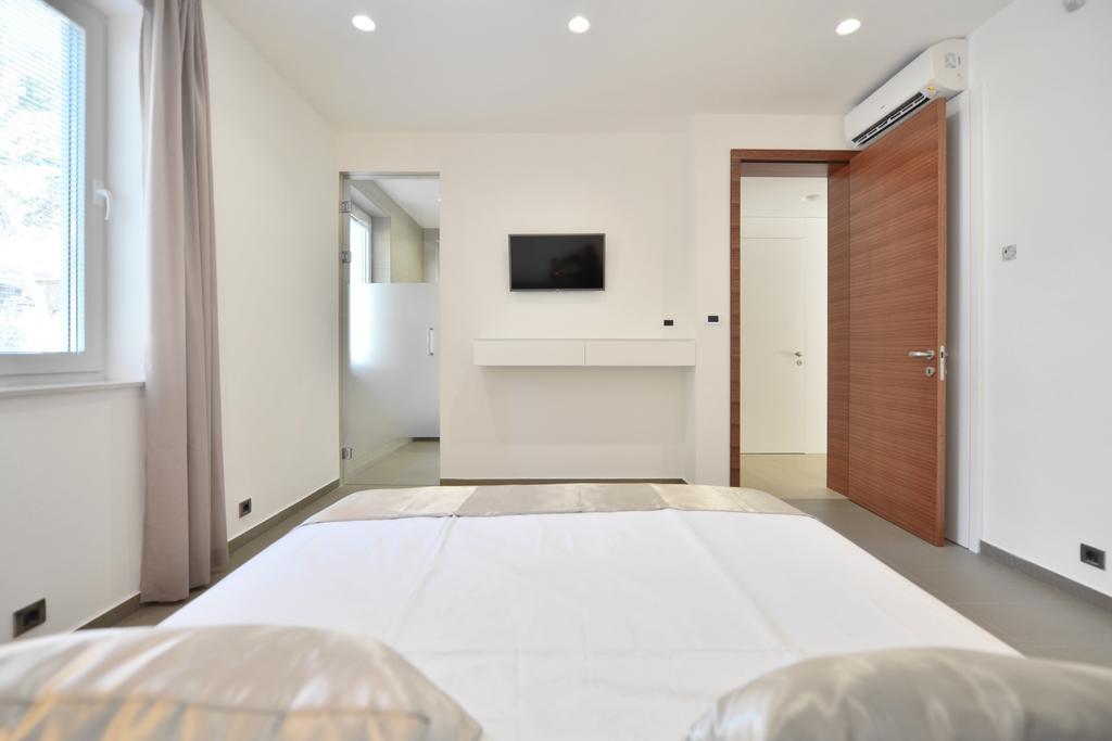 Chiponsky One - 5 Star Beachfront Property Bol Esterno foto