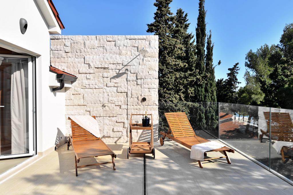 Chiponsky One - 5 Star Beachfront Property Bol Esterno foto