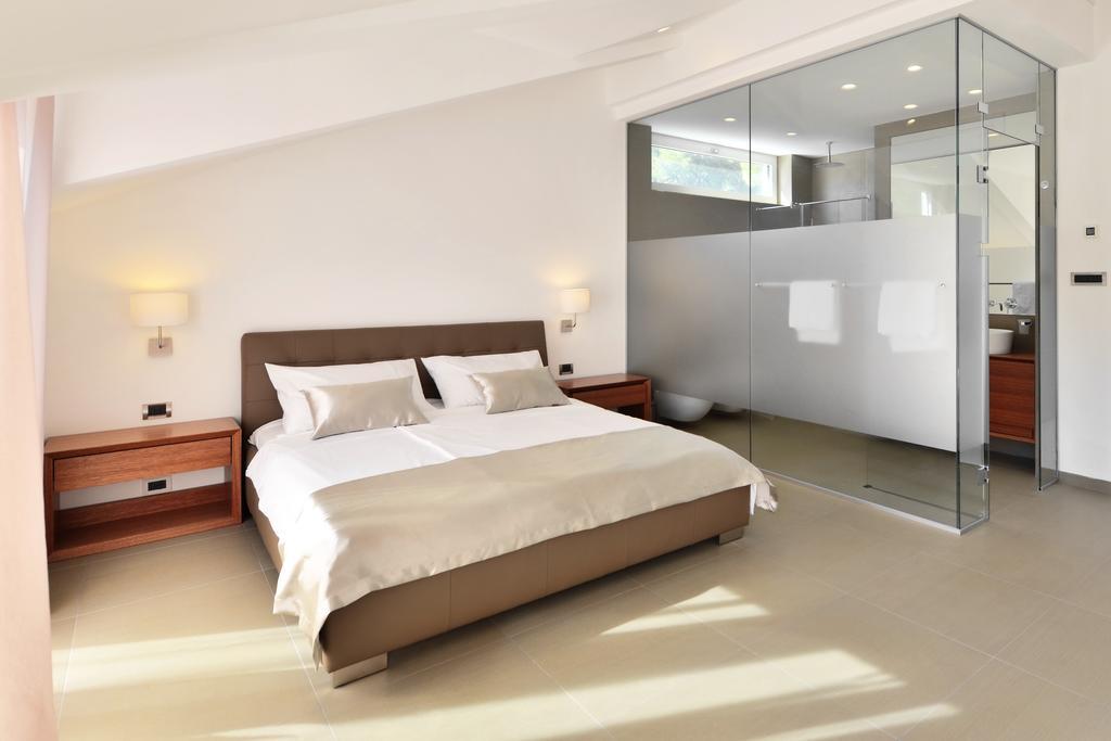Chiponsky One - 5 Star Beachfront Property Bol Esterno foto