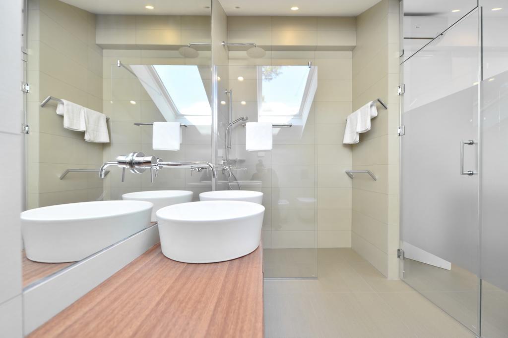 Chiponsky One - 5 Star Beachfront Property Bol Esterno foto